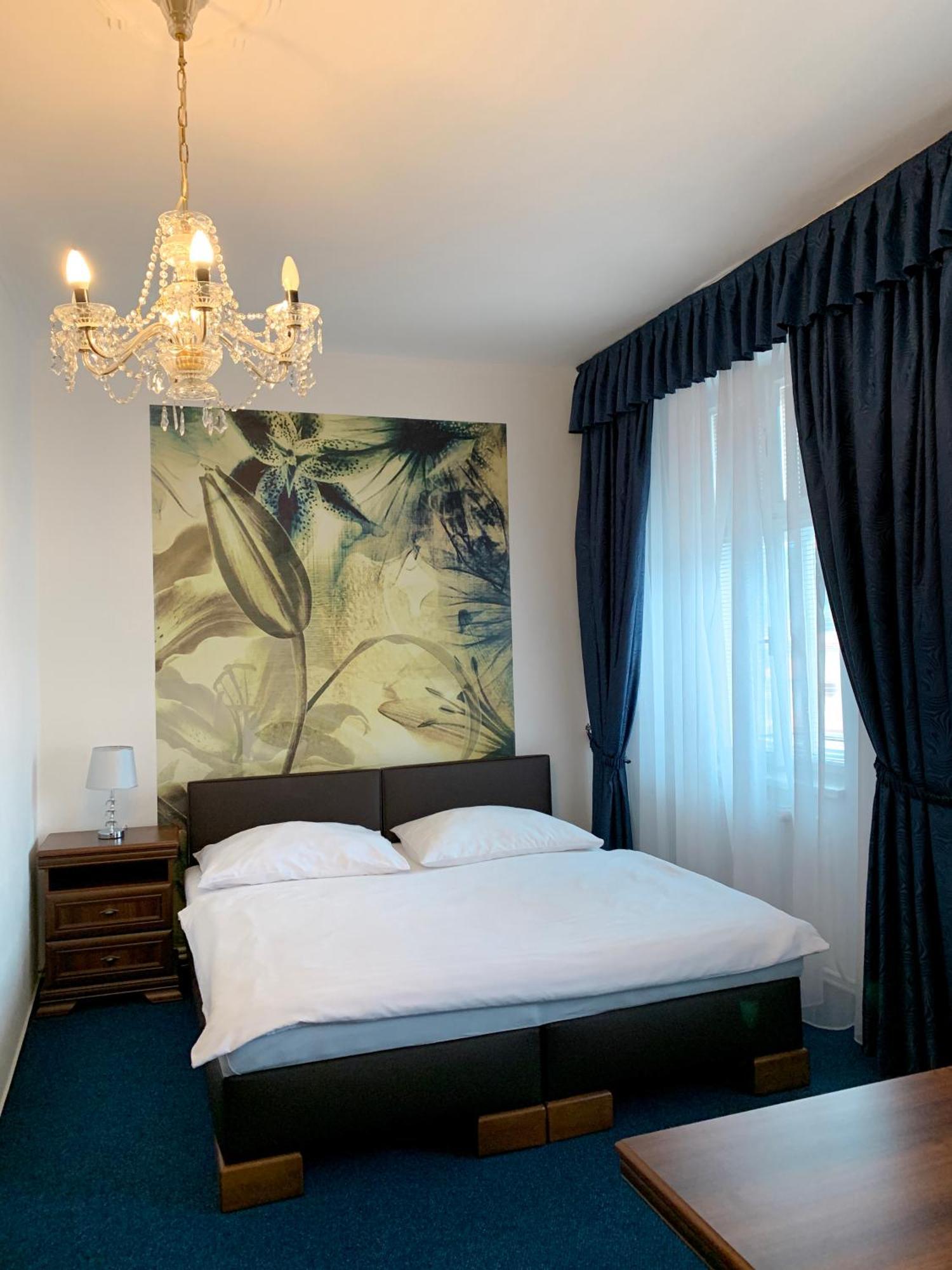 Hotel Ruzek Hranice  Bagian luar foto
