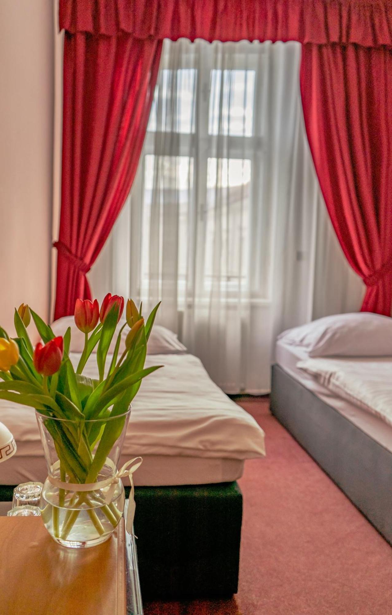 Hotel Ruzek Hranice  Bagian luar foto